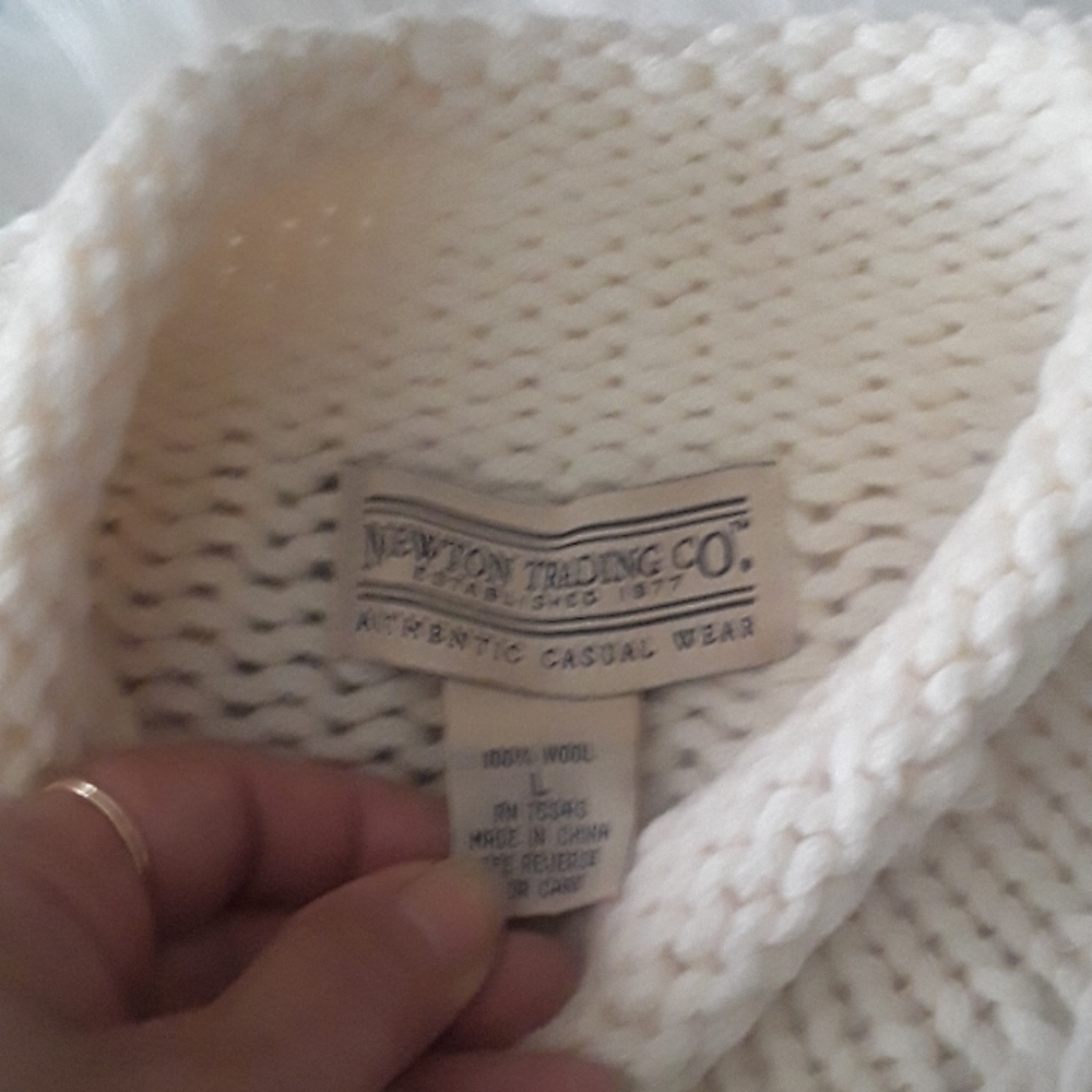 🎀SOLD 🎀BEAUTIFUL VTG SWEATER - Picture 3 of 3